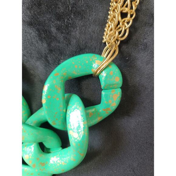 Women's Chunky Green Resin Chain Necklace With Gold Lobster Clasp Lock - Picture 4 of 7